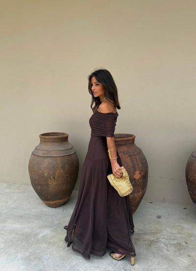 Hera | Vestido Fluido con Diseño Asimétrico
