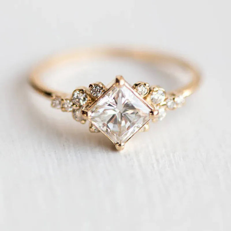 Anillo Real de Diamante Cuadrado