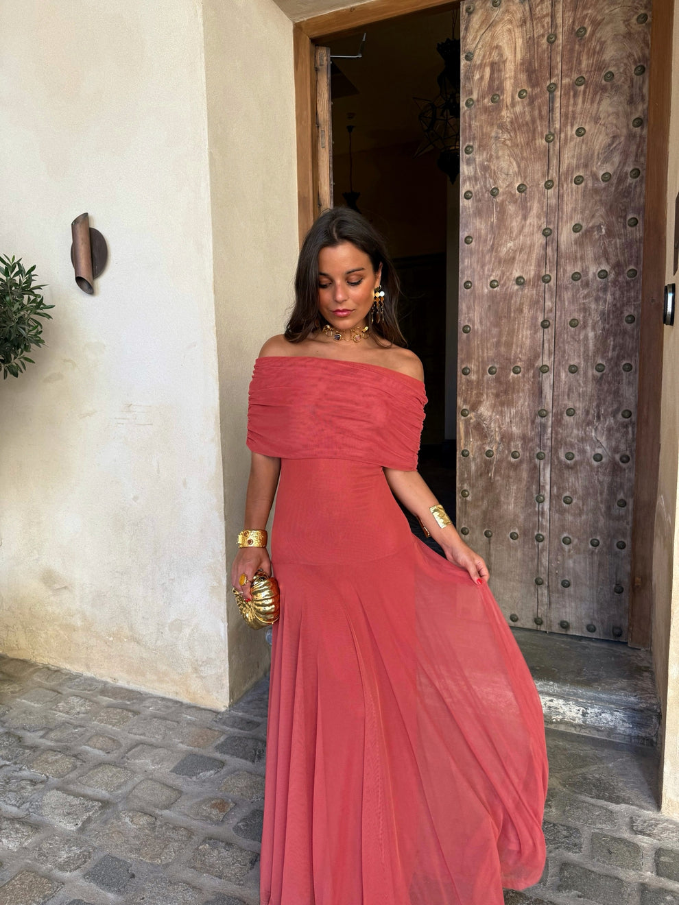 Hera | Vestido Fluido con Diseño Asimétrico