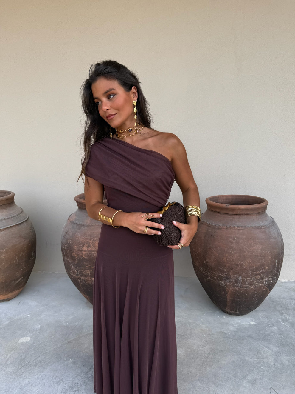 Hera | Vestido Fluido con Diseño Asimétrico