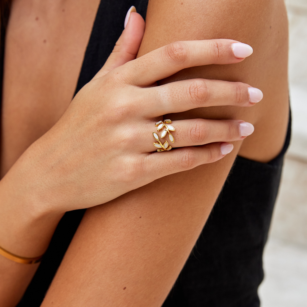 Anillo de Hojas Doradas