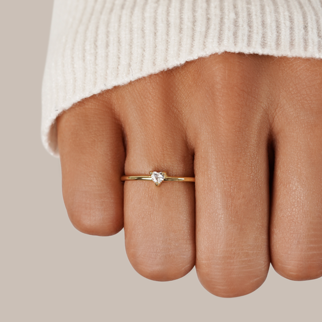Anillo con Corazón de Cristal