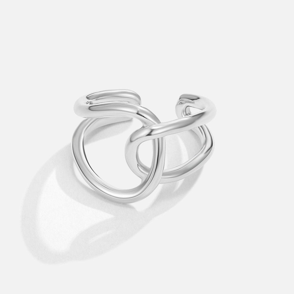 Anillo Plata con Diseño Entrelazado