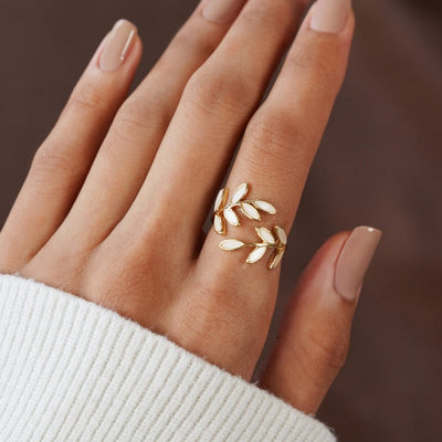 Anillo de Hojas Doradas