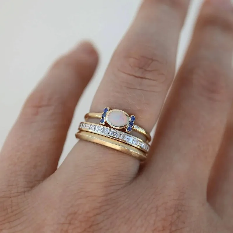 Anillo de Ópalo Vintage con Circonitas