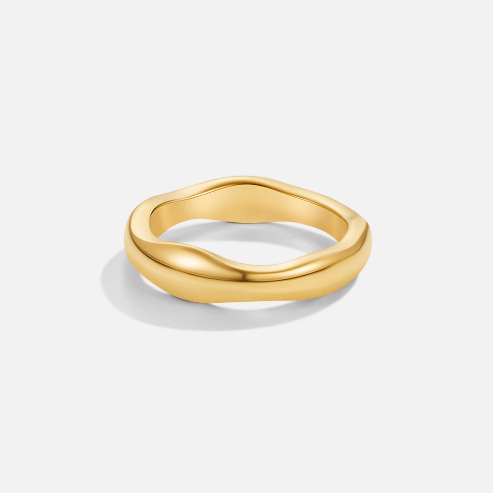 Conjunto de Anillos Dorados Ondulados