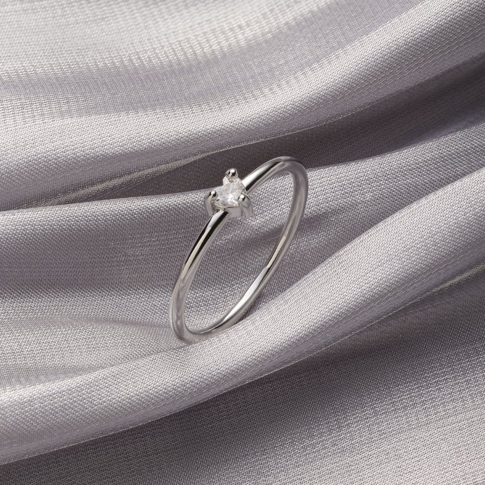Anillo con Corazón Pequeño Brillante