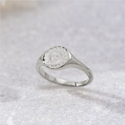 Anillo Grabado con Sol Radiante