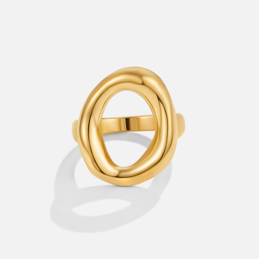 Anillo Dorado con Diseño Orgánico